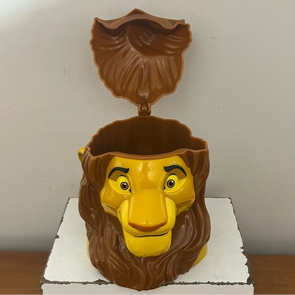 Disney on Ice The Lion King Simba Flip Lid Plastic Mug Cup 20.5 oz - Picture 9 of 10